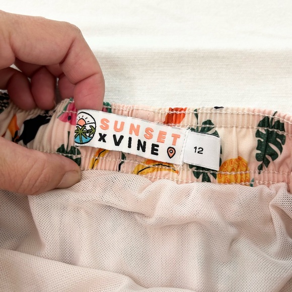 Sunset x Vine Tropical Board Shorts - Picture 4 of 12